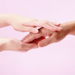 Con tatto con i tuoi contatti – L’importanza delle carezza per relazioni più empatiche Con tatto con i tuoi contatti – L’importanza delle carezza per relazioni più empatiche