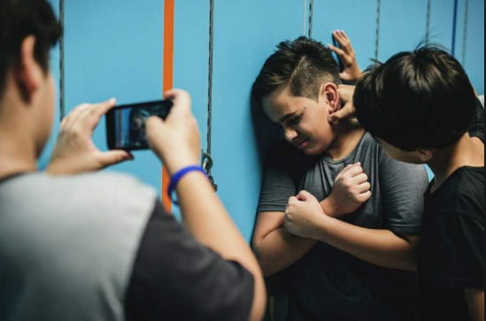 Quali sono i comportamenti a rischio fra gli adolescenti