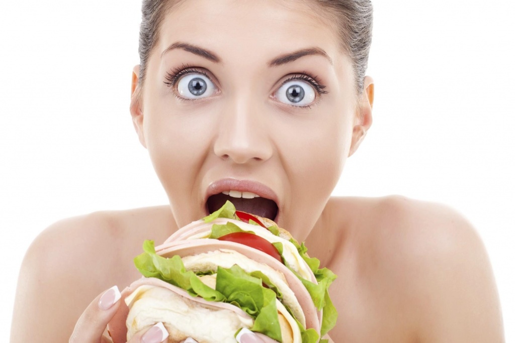 Mangia che ti passa: le insidie della fame emotiva