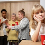 Ansia Sociale: Come Uscirne e Riconquistare la Tua Libertà Nelle Relazioni Ansia Sociale: Come Uscirne e Riconquistare la Tua Libertà Nelle Relazioni